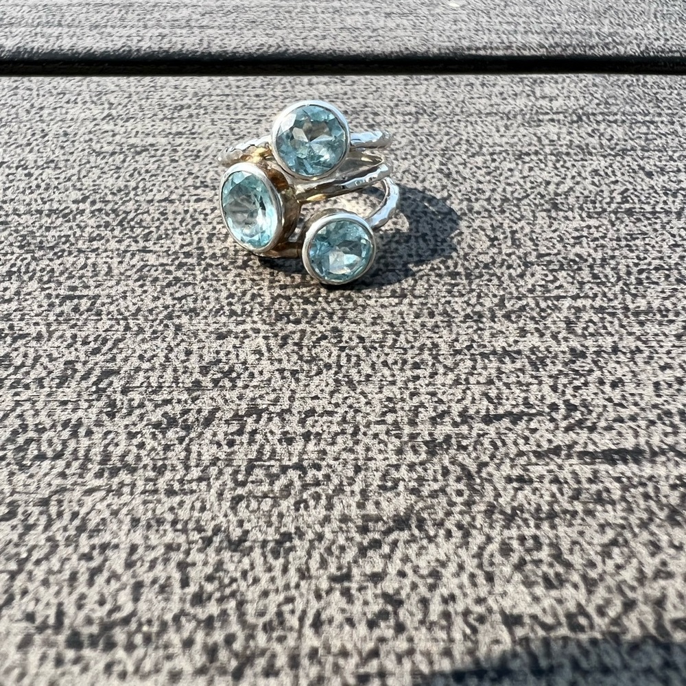 Artisan-Made 3-Stone Blue Topaz Sterling Hammered Ring Sz 8 - Picture 6 of 7